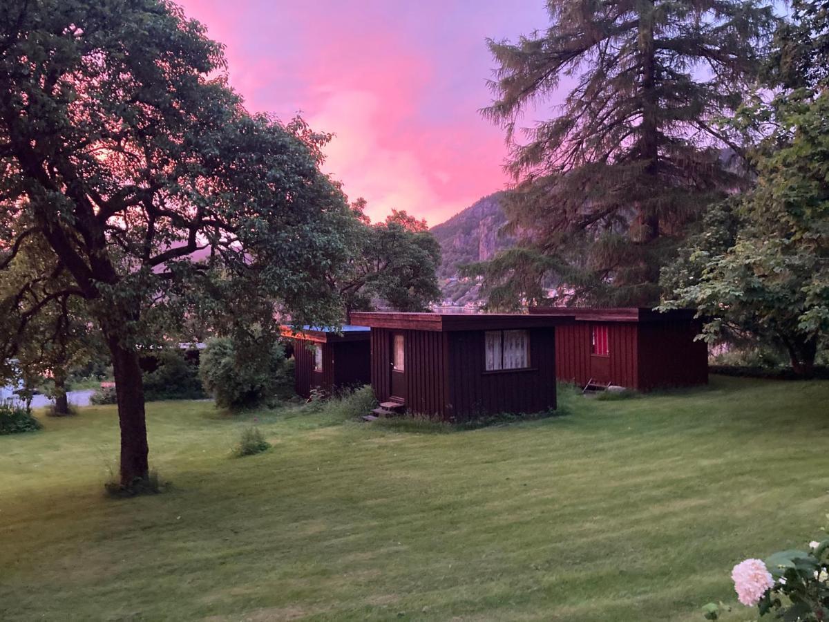 Hotel Nokling & Camping Hjelmeland Экстерьер фото