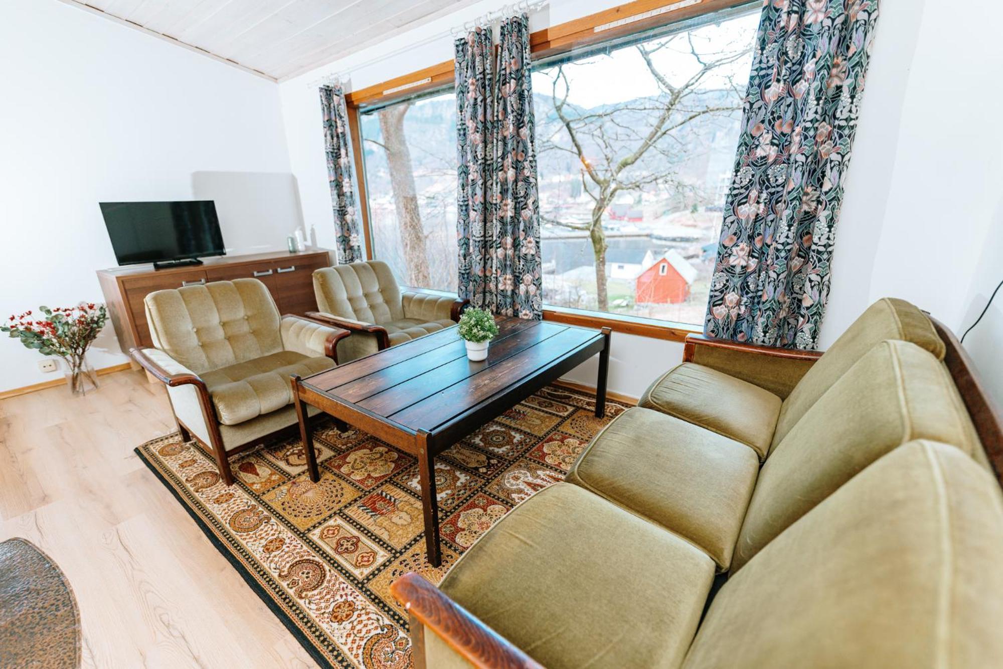 Hotel Nokling & Camping Hjelmeland Экстерьер фото